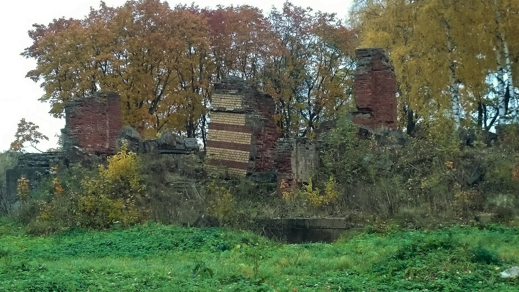 Нижняя дача (Новый дворец) в парке Александрия Нижняя дача (Новый дворец) в парке Александрия