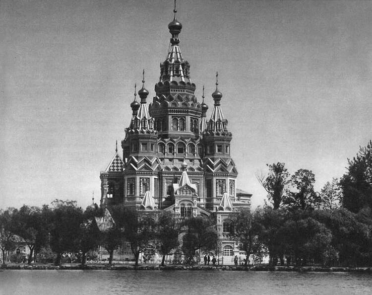 Собор Петра и Павла в новом Петергофе