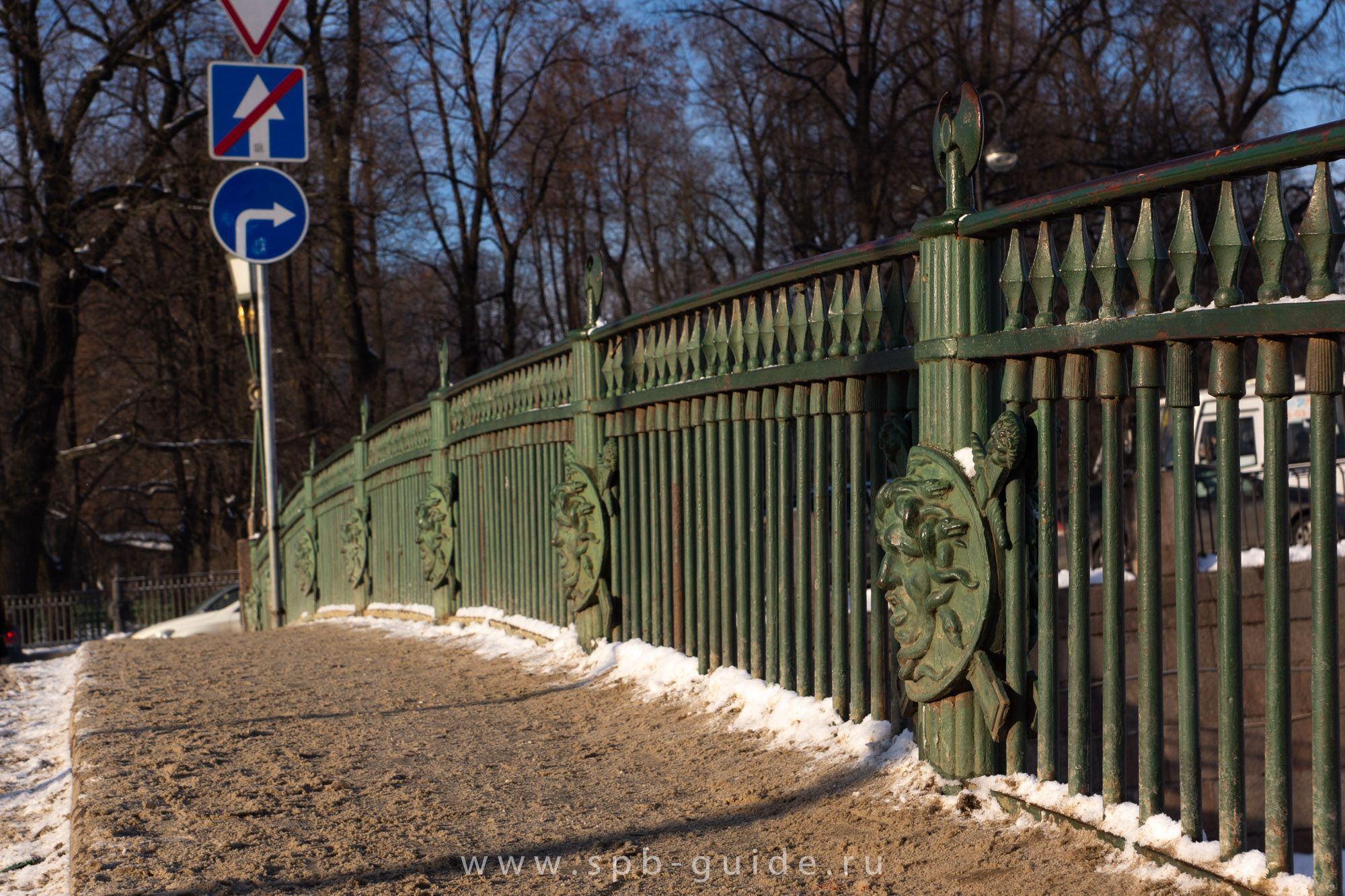Ограда 1-го Инженерного моста