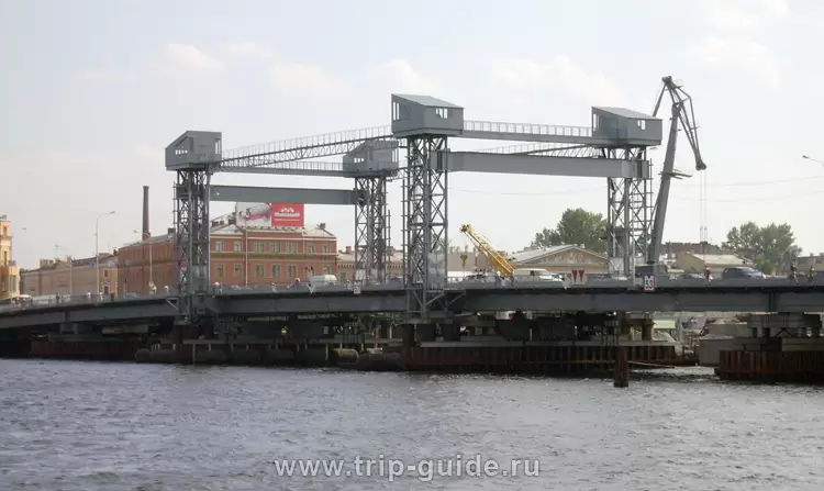 Временный мост через Неву Временный мост через Неву
