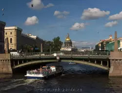 Поцелуев мост