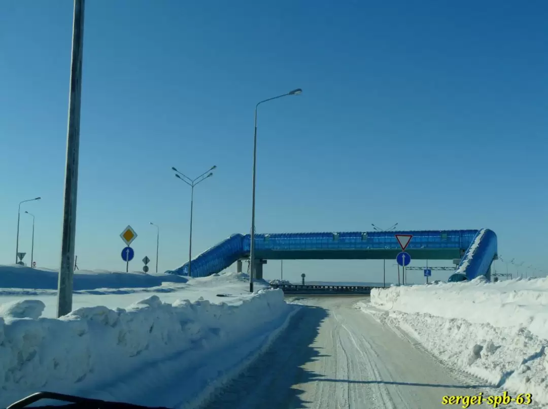 Дамба в Санкт-Петербурге, пешеходный переход через КАД