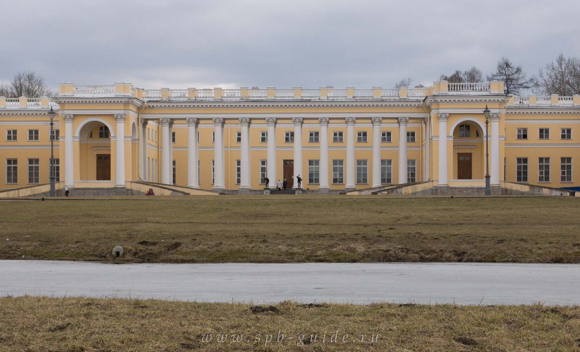 Александровский дворец в пушкине