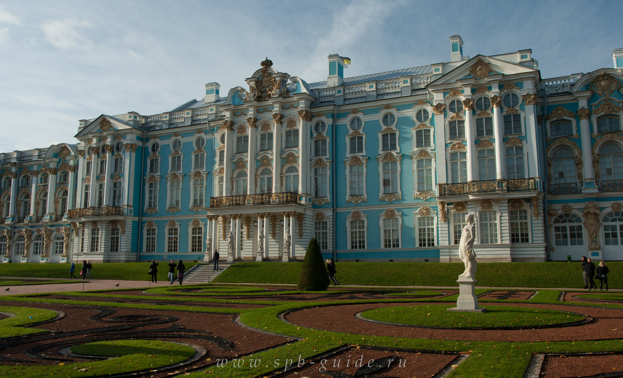 Екатерининский дворец садовая ул 7 пушкин фото. Царскосельский Екатерининский дворец. Большой Екатерининский дворец в Царском селе. Дворец Екатерины 2 в Санкт-Петербурге. Пушкин СПБ Екатерининский дворец.