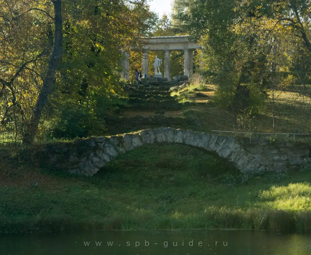 Колоннада Аполлона — фото Колоннада Аполлона — фото