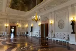 Белый зал в Гатчинском дворце