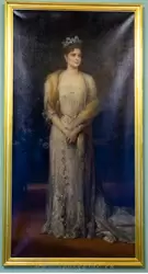Портрет императрицы Александры Фёдоровны, художник Каульбах, он резко контрастирует с обликом кабинета — она с достоинством играла роль императрицы, но тяготилась ею