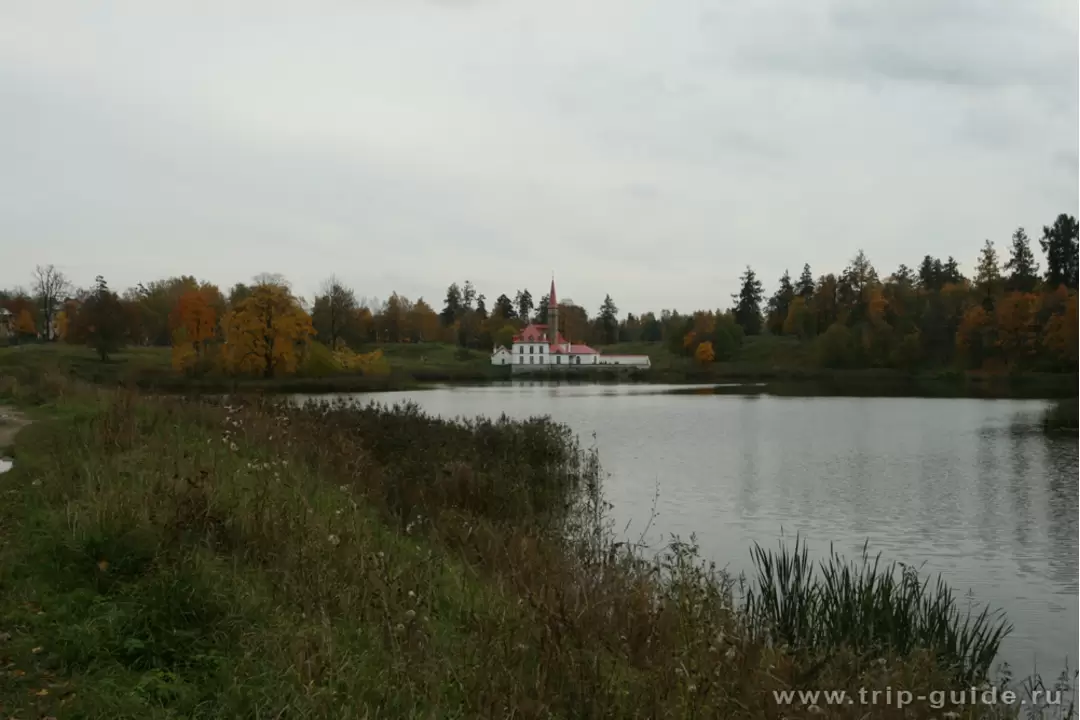 Озеро Чёрное и Приоратский дворец Озеро Чёрное и Приоратский дворец