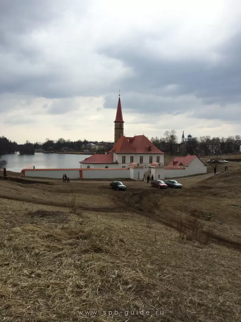 Приоратский дворец в Гатчине Приоратский дворец в Гатчине