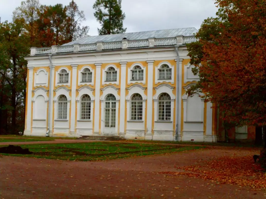 Каменное зало в Ораниенбауме