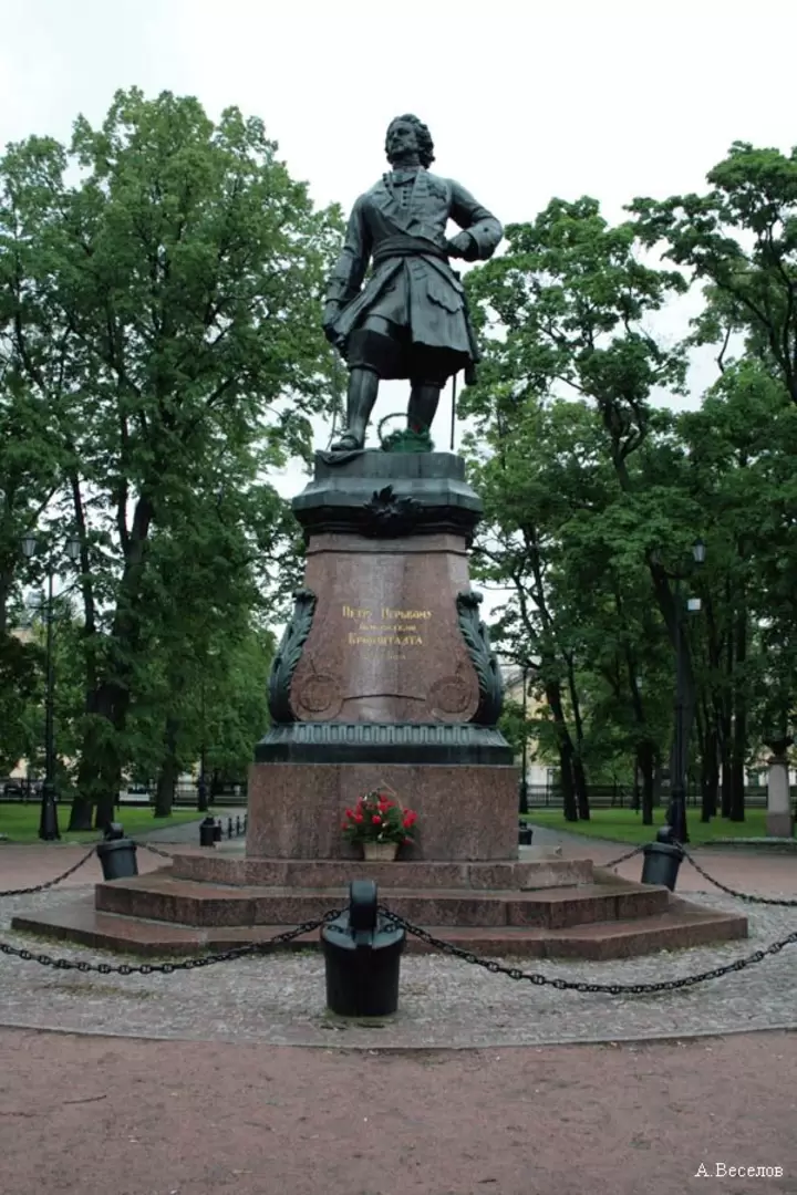 Кронштадт, памятник Петру I в Петровском парке Кронштадт, памятник Петру I в Петровском парке