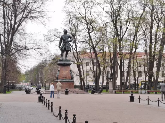 Петровский парк в Кронштадте Петровский парк в Кронштадте