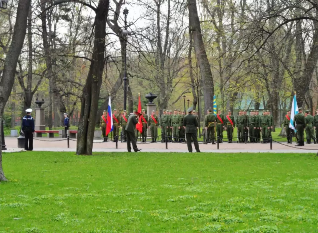 Репетиция празднования 310-летия Балтийского флота в Петровском парке Репетиция празднования 310-летия Балтийского флота в Петровском парке