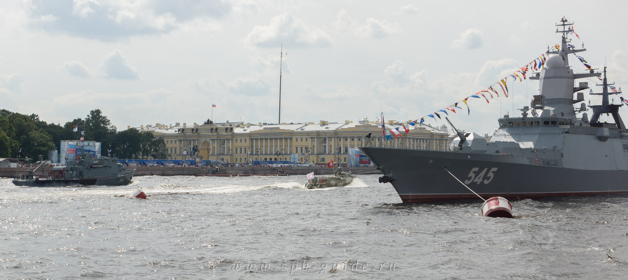 Военный корабли накануне Дня ВМФ в Санкт-Петербурге Военный корабли накануне Дня ВМФ в Санкт-Петербурге