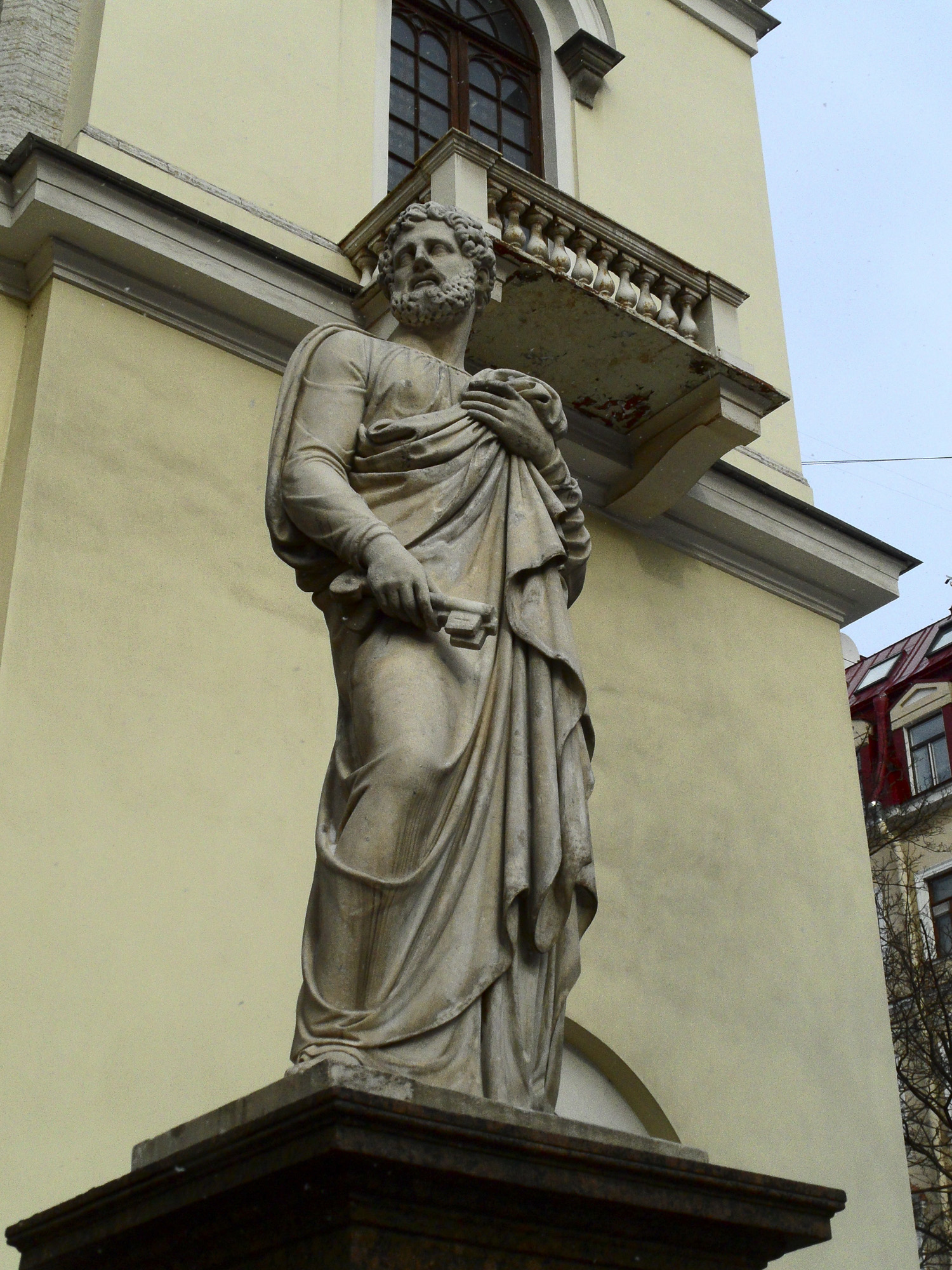 Памятник святого петра. Статуя Святого Петра. Статуя Святого Петра в Ватикане. Статуя апостола Петра в Санкт-Петербурге.