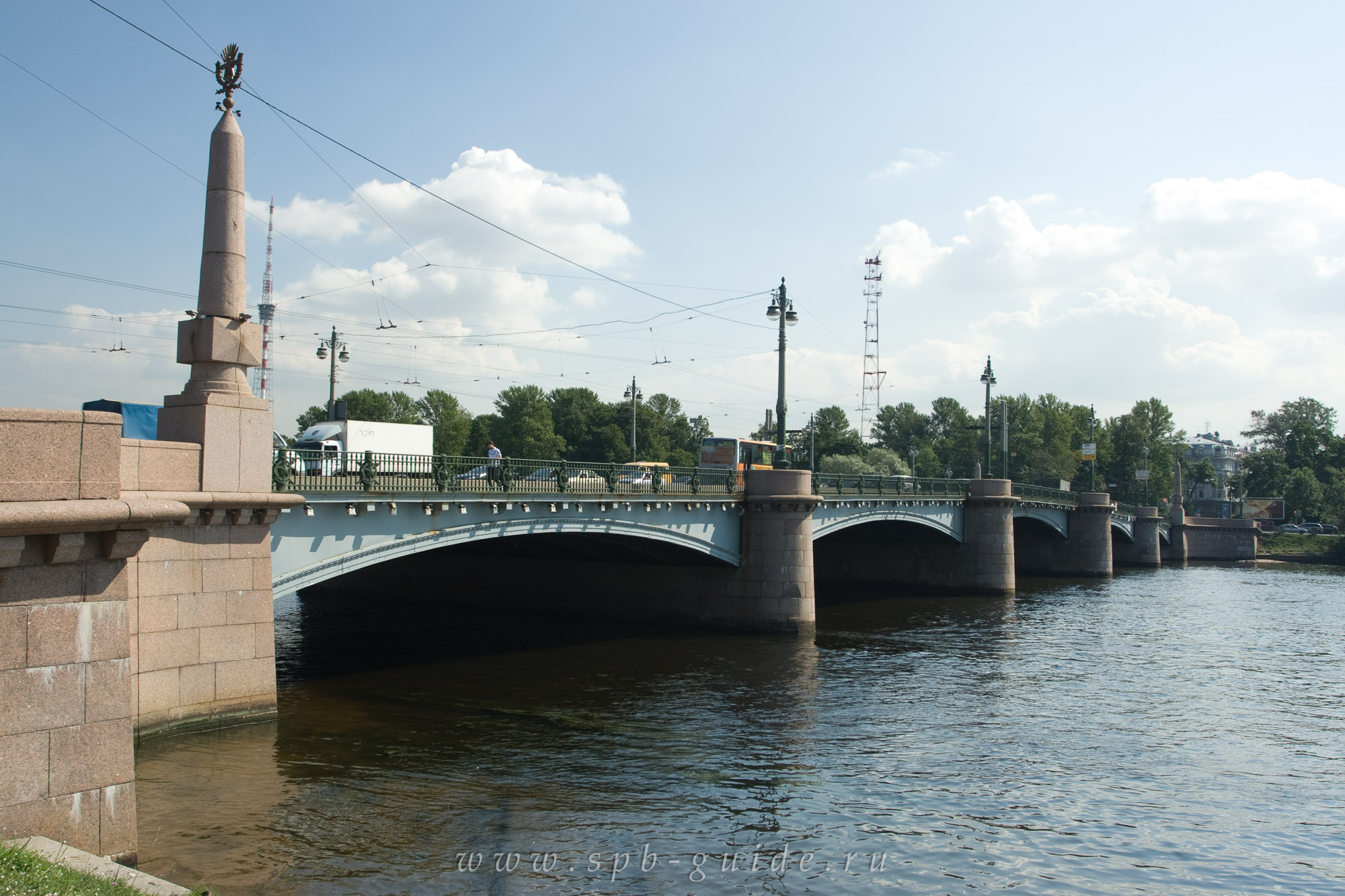 Каменноостровский мост в Санкт-Петербурге
