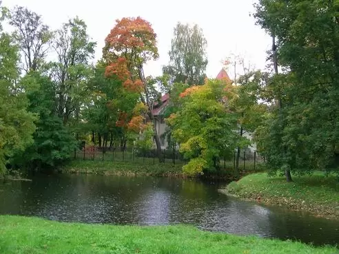 Каменный Остров. Парк «Тихий отдых»