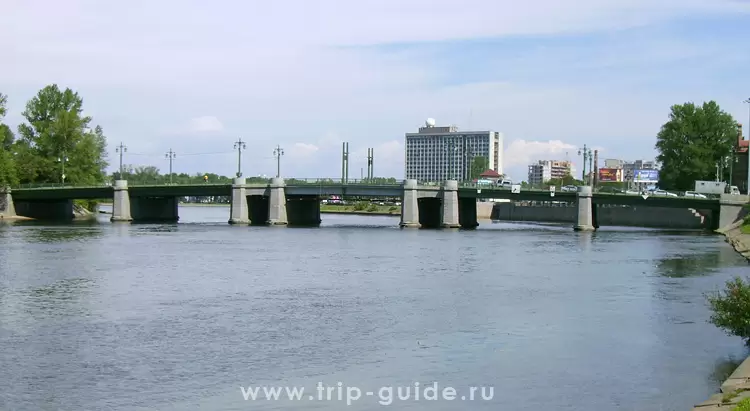 Большой Крестовский мост в Санкт-Петербурге Большой Крестовский мост в Санкт-Петербурге