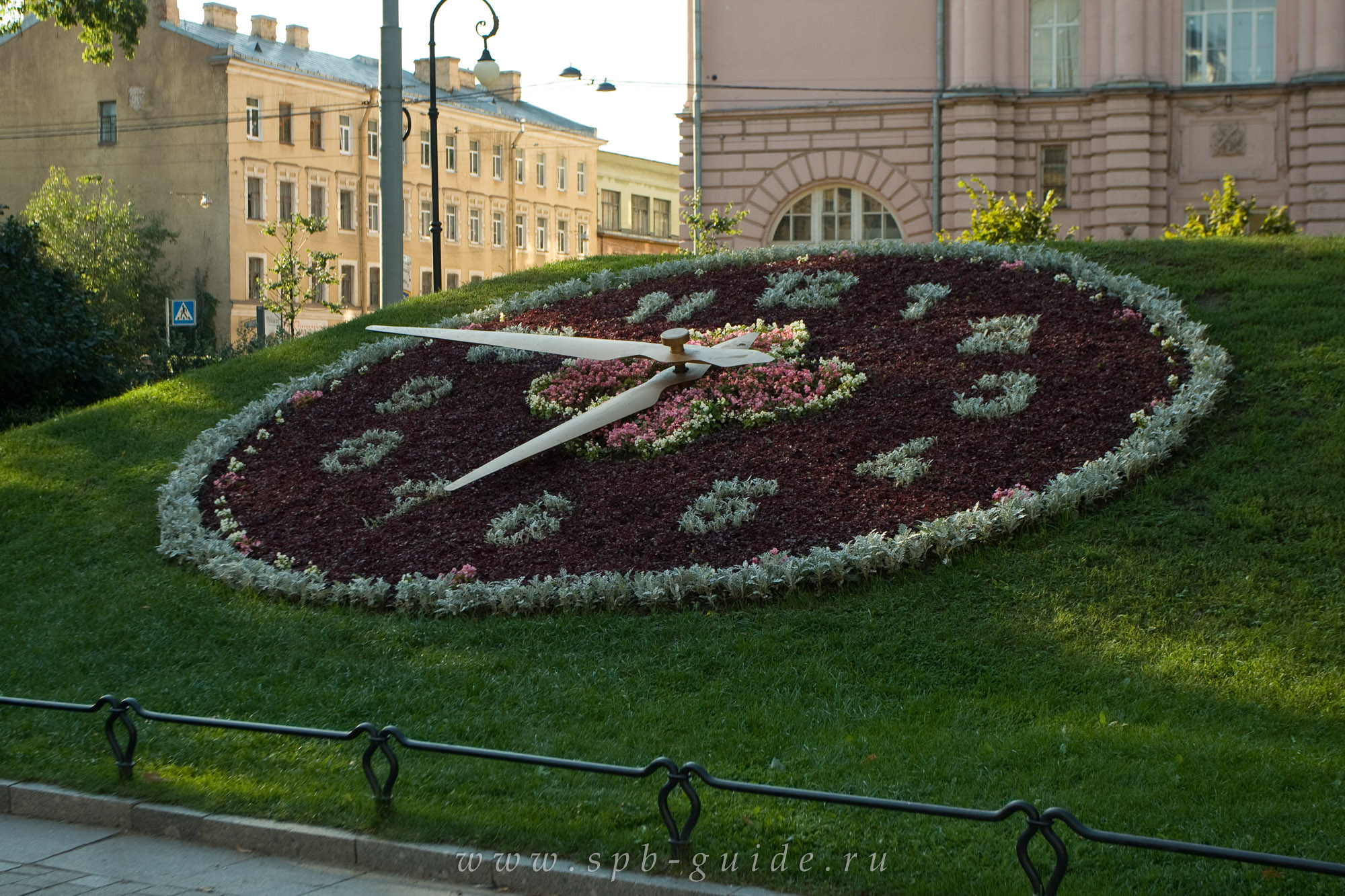 Москва цветочные часы