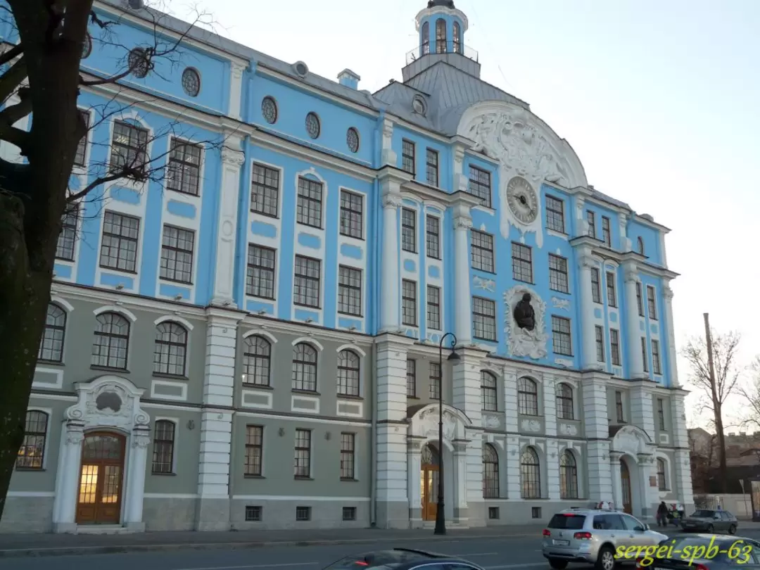 Нахимовское училище в Санкт-Петербурге Нахимовское училище в Санкт-Петербурге