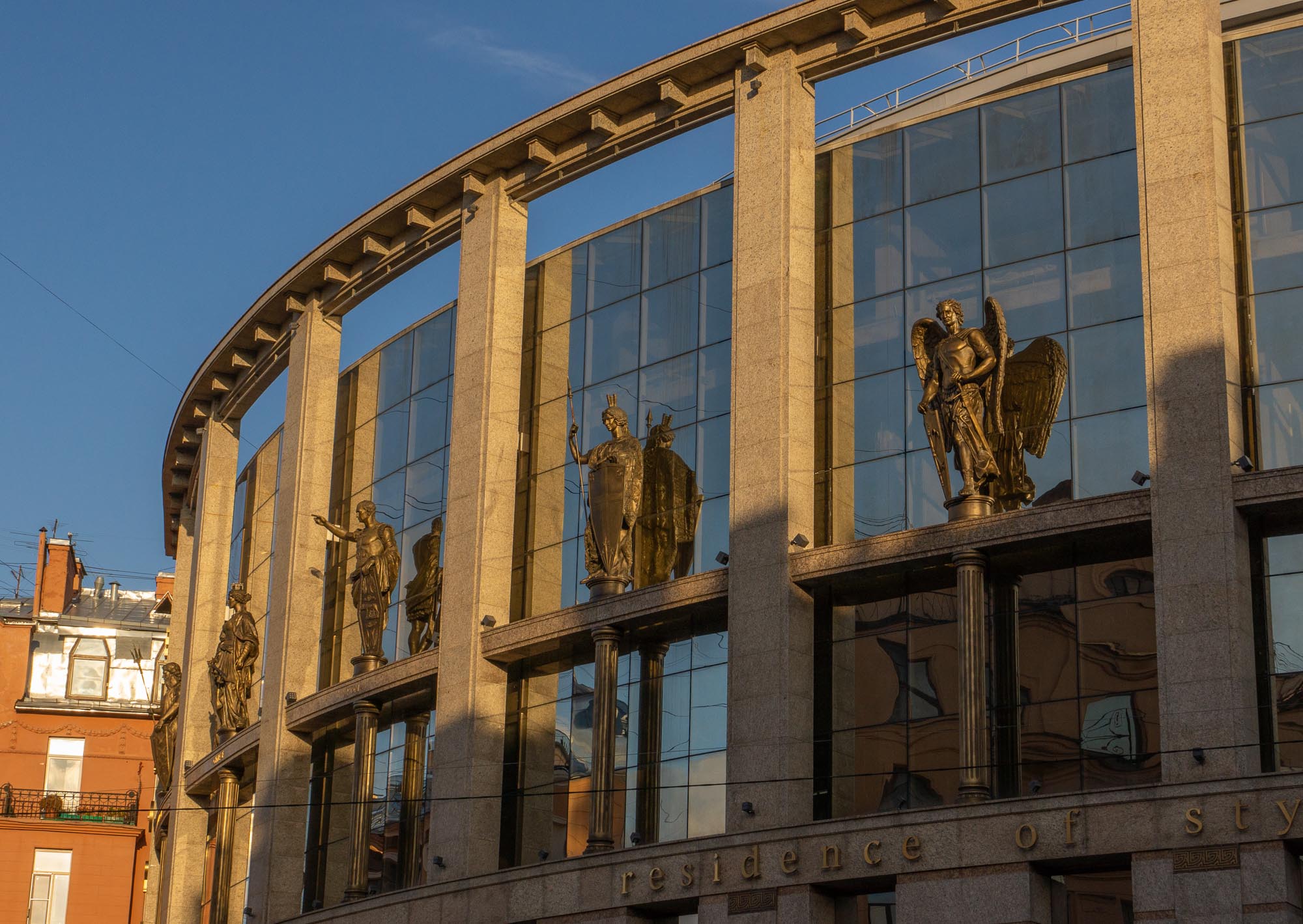 Торговый центр «Европа» в Санкт-Петербурге Торговый центр «Европа» в Санкт-Петербурге