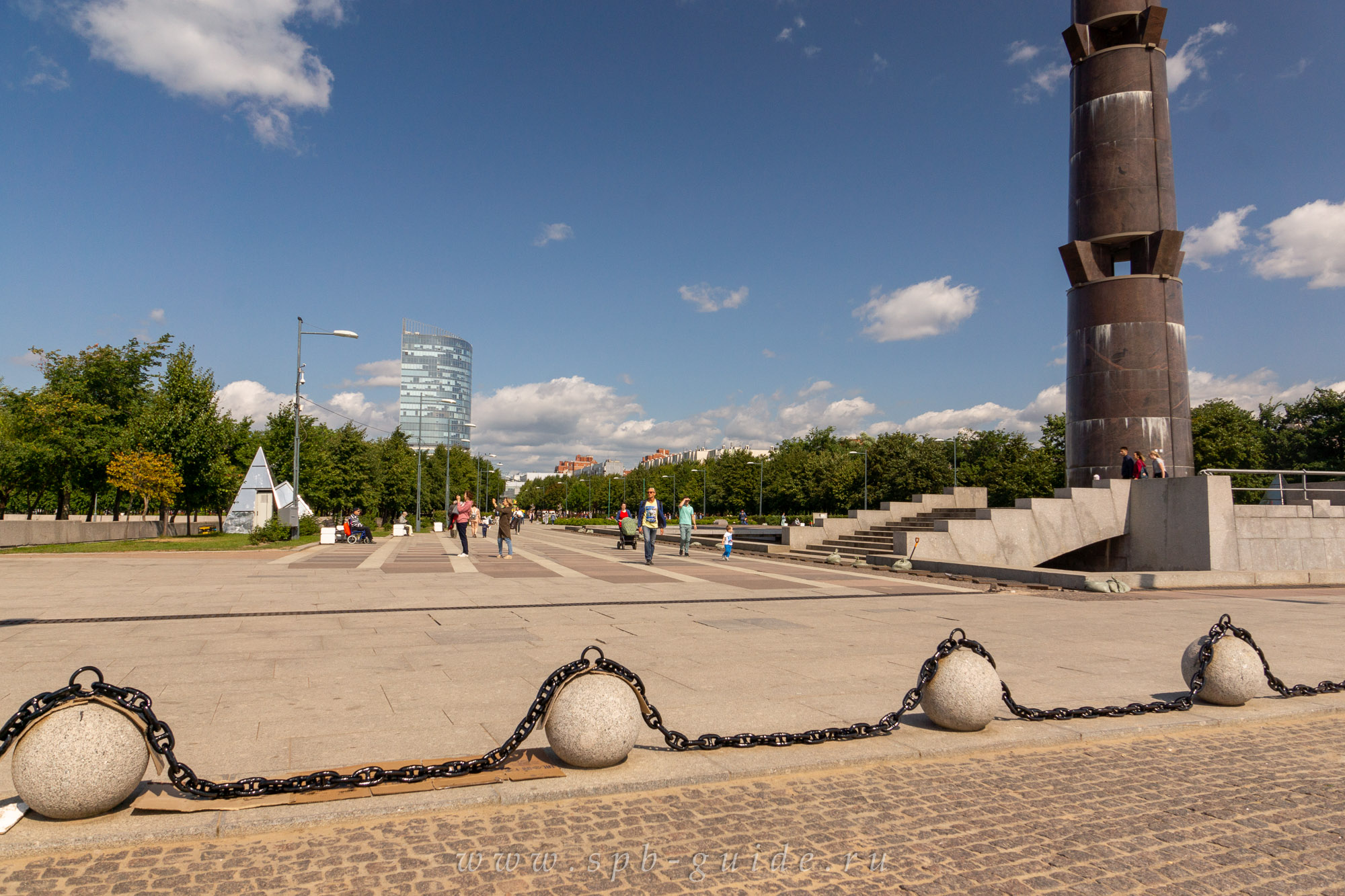 Фото парка 300 летия спб. Парке 300-летия Санкт-Петербурга. Парк 300 летия СПБ. Парк трехсотлетия Питер. Парк трехсотлетия набережная.