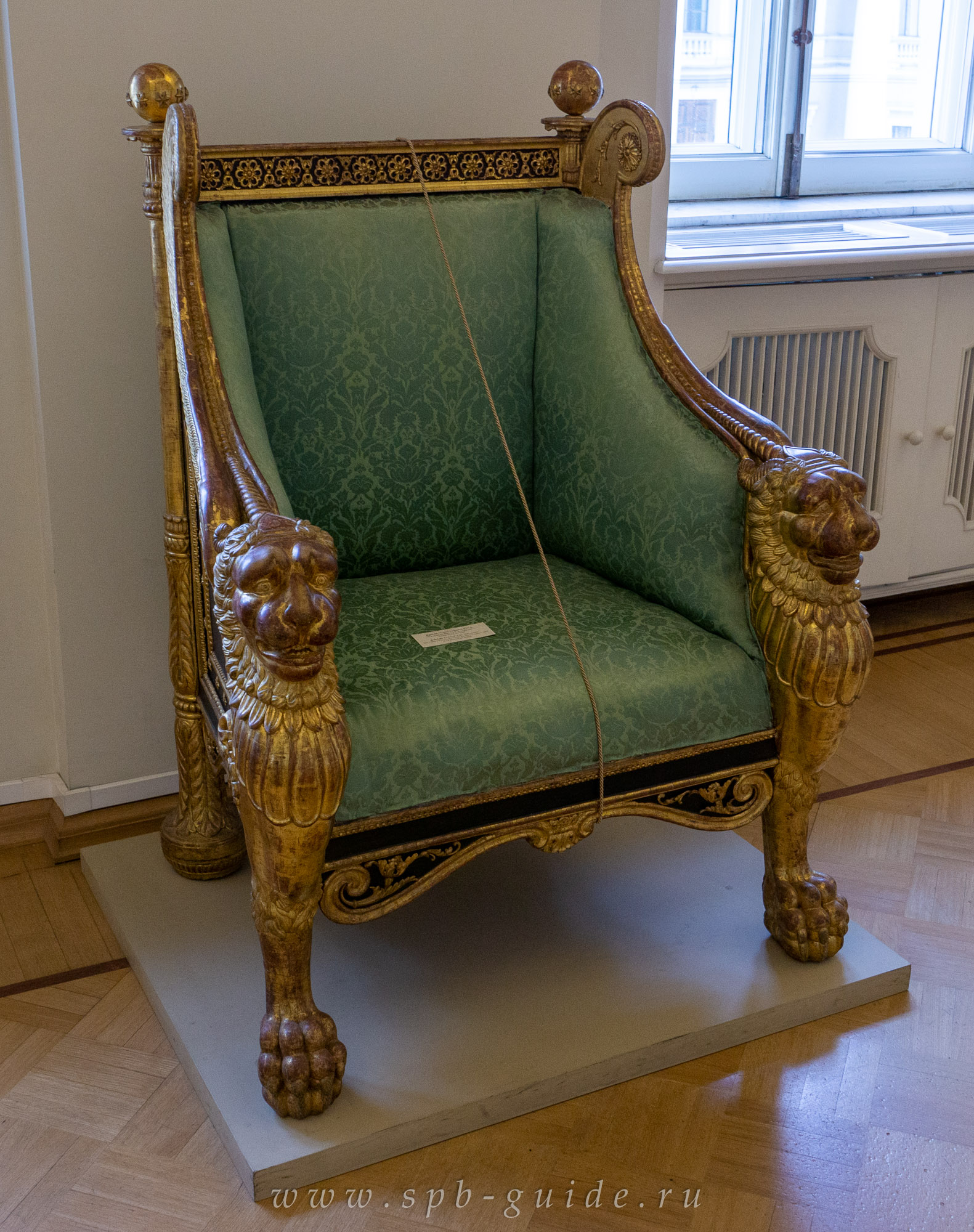 Кресло, первая половина 19 века, по рисунку Ш. Персье и П. Фонтена 1801 г. Кресло, первая половина 19 века, по рисунку Ш. Персье и П. Фонтена 1801 г.