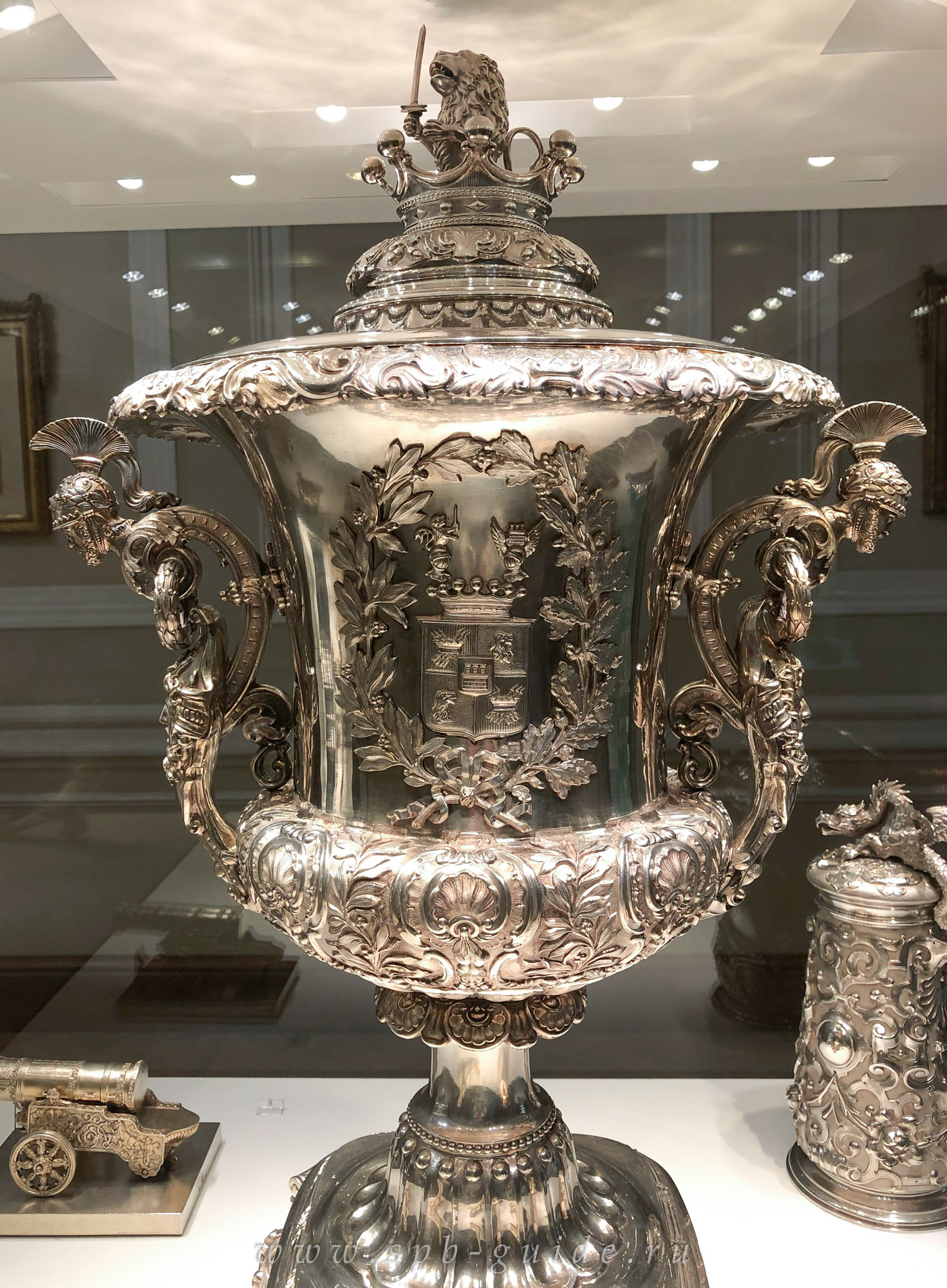 Кубок с крышкой, мастер-монограммист «FG», 1840-е Кубок с крышкой, мастер-монограммист «FG», 1840-е