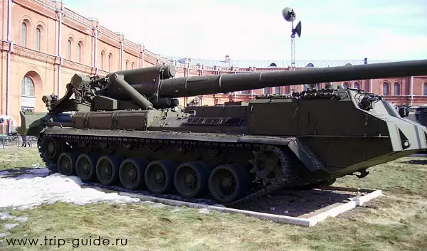 203 мм самоходная пушка 2С7 «Пион», 1975 г. 203 мм самоходная пушка 2С7 «Пион», 1975 г.