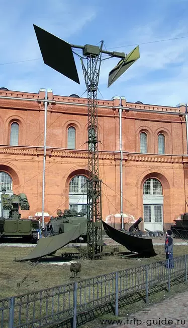 Антенна радиорелейной станции Р-406 Антенна радиорелейной станции Р-406