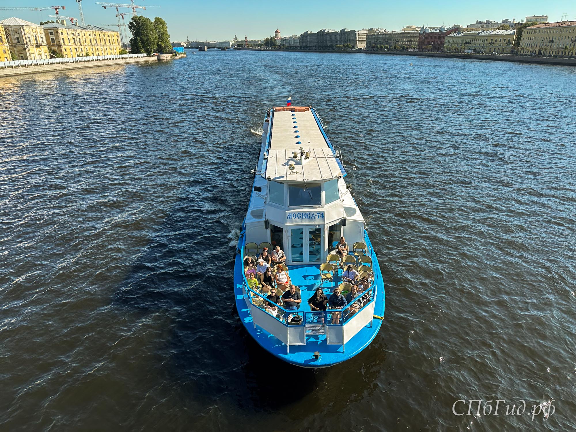 Прогулочный теплоход «Москва 74» в Санкт-Петербурге Прогулочный теплоход «Москва 74» в Санкт-Петербурге