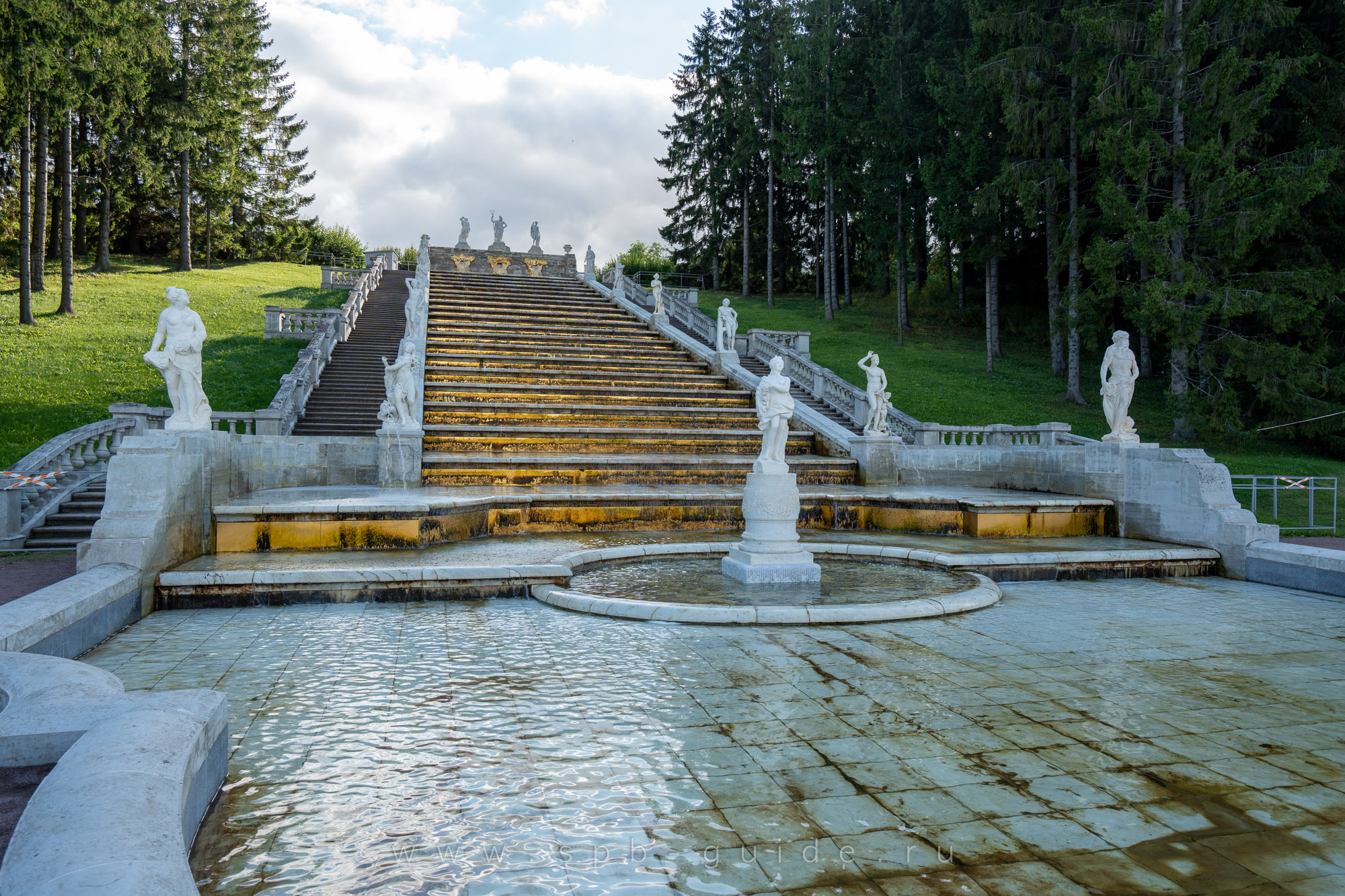 Каскад Золотая гора в Петергофе Каскад Золотая гора в Петергофе