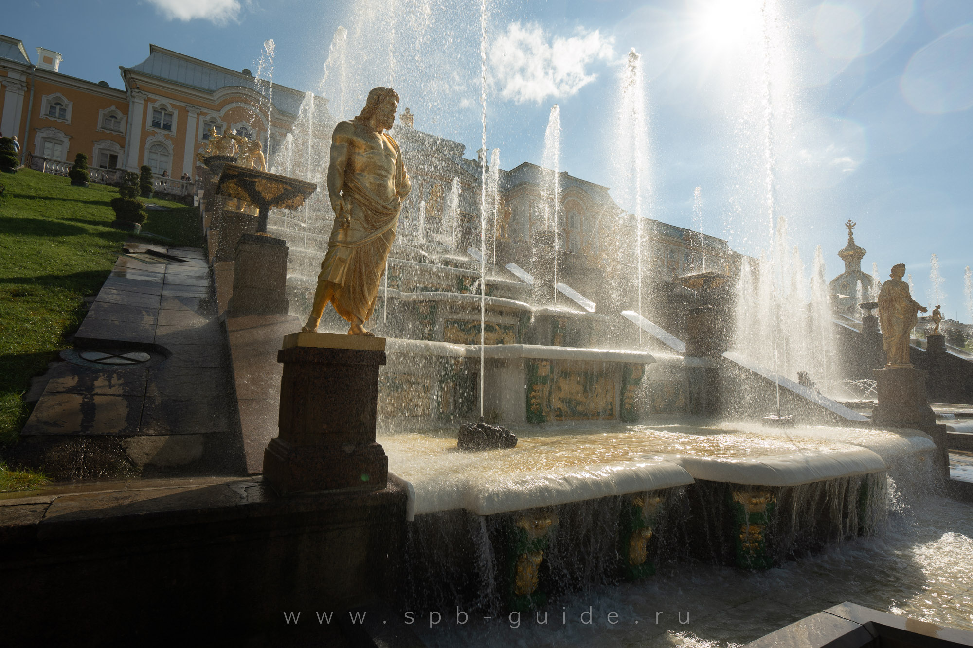 Большой каскад в Петергофе Большой каскад в Петергофе