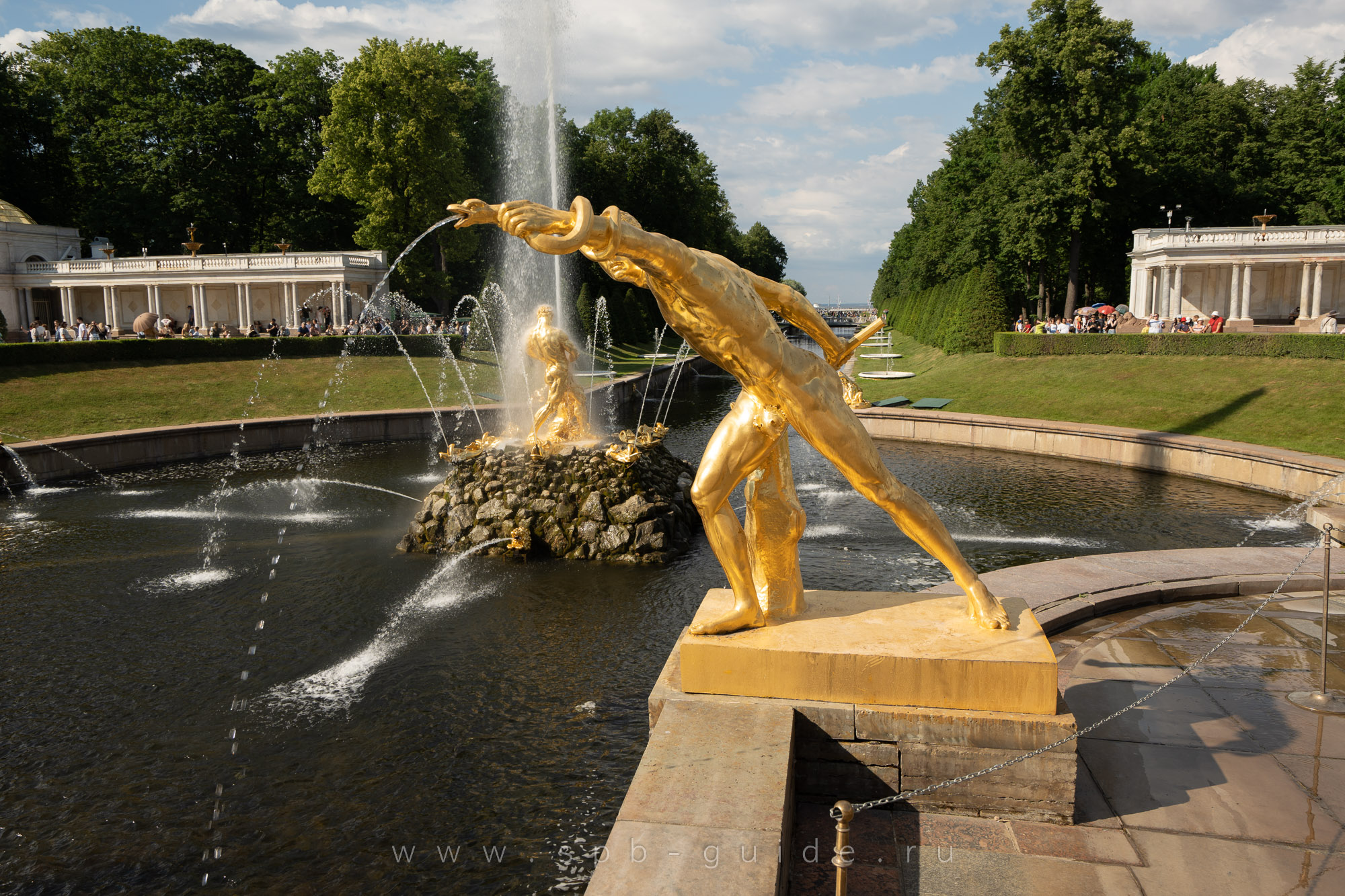 Боргезский борец и Самсон в Петергофе