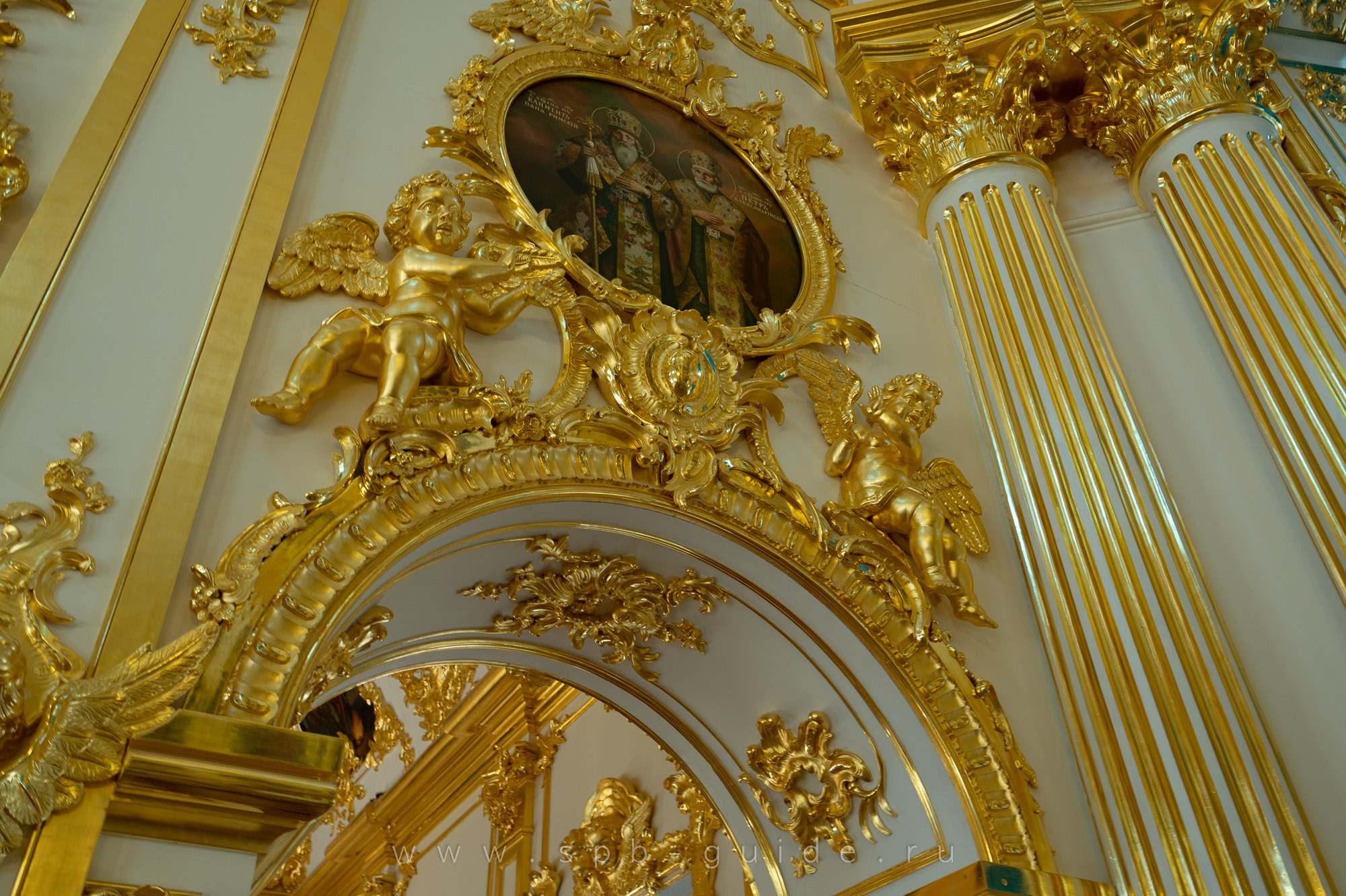 Церковный корпус в Петергофе, образ Климента Римского и Петра Александрийского Церковный корпус в Петергофе, образ Климента Римского и Петра Александрийского