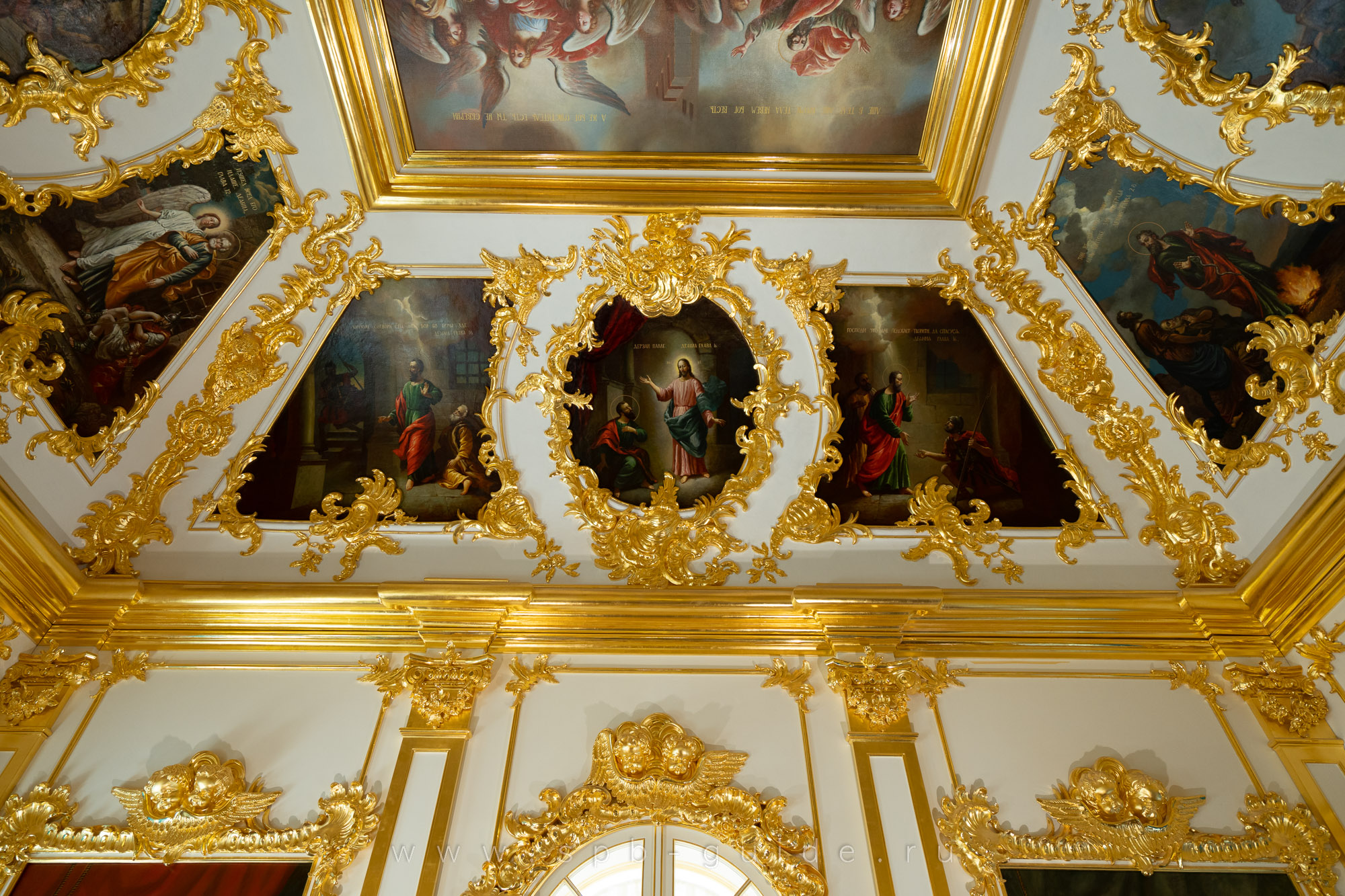 Церковный корпус в Петергофе, роспись западной падуги трапезной Церковный корпус в Петергофе, роспись западной падуги трапезной