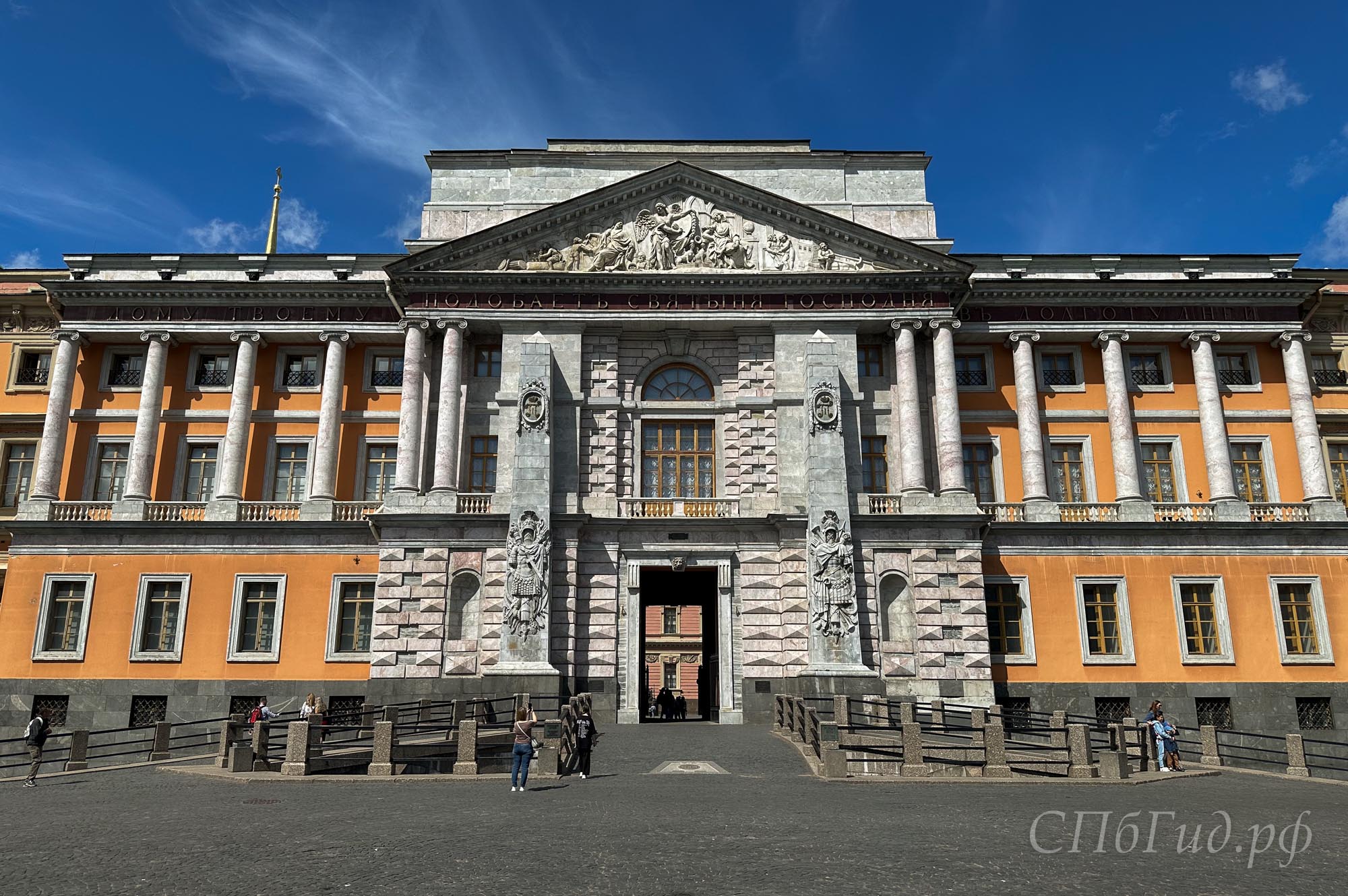 Михайловский замок в Санкт-Петербурге, фото Михайловский замок в Санкт-Петербурге, фото