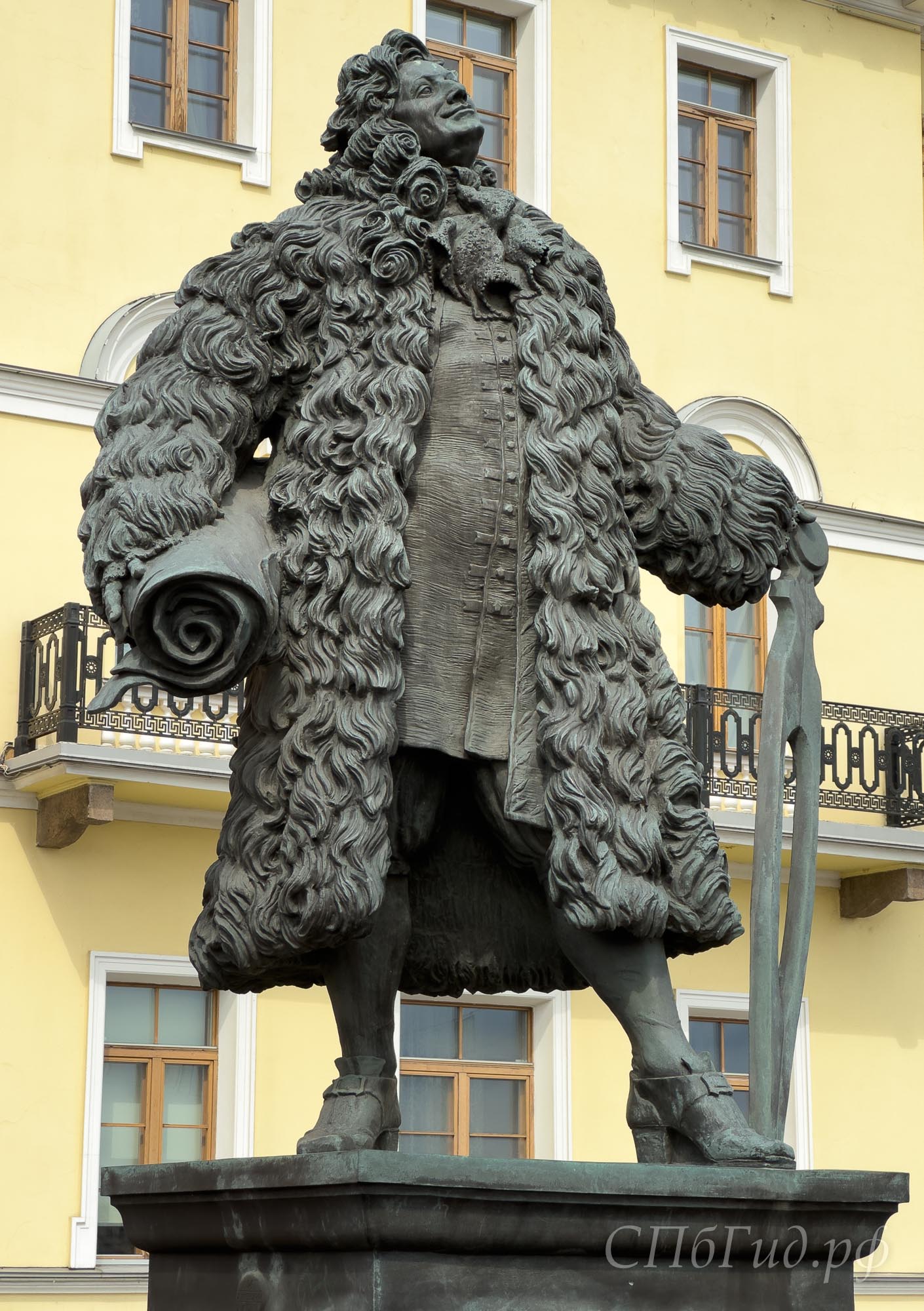 Памятник Доменико Трезини Памятник Доменико Трезини