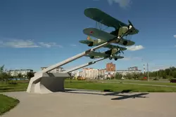 Памятник первым лётчикам России в Санкт-Петербурге