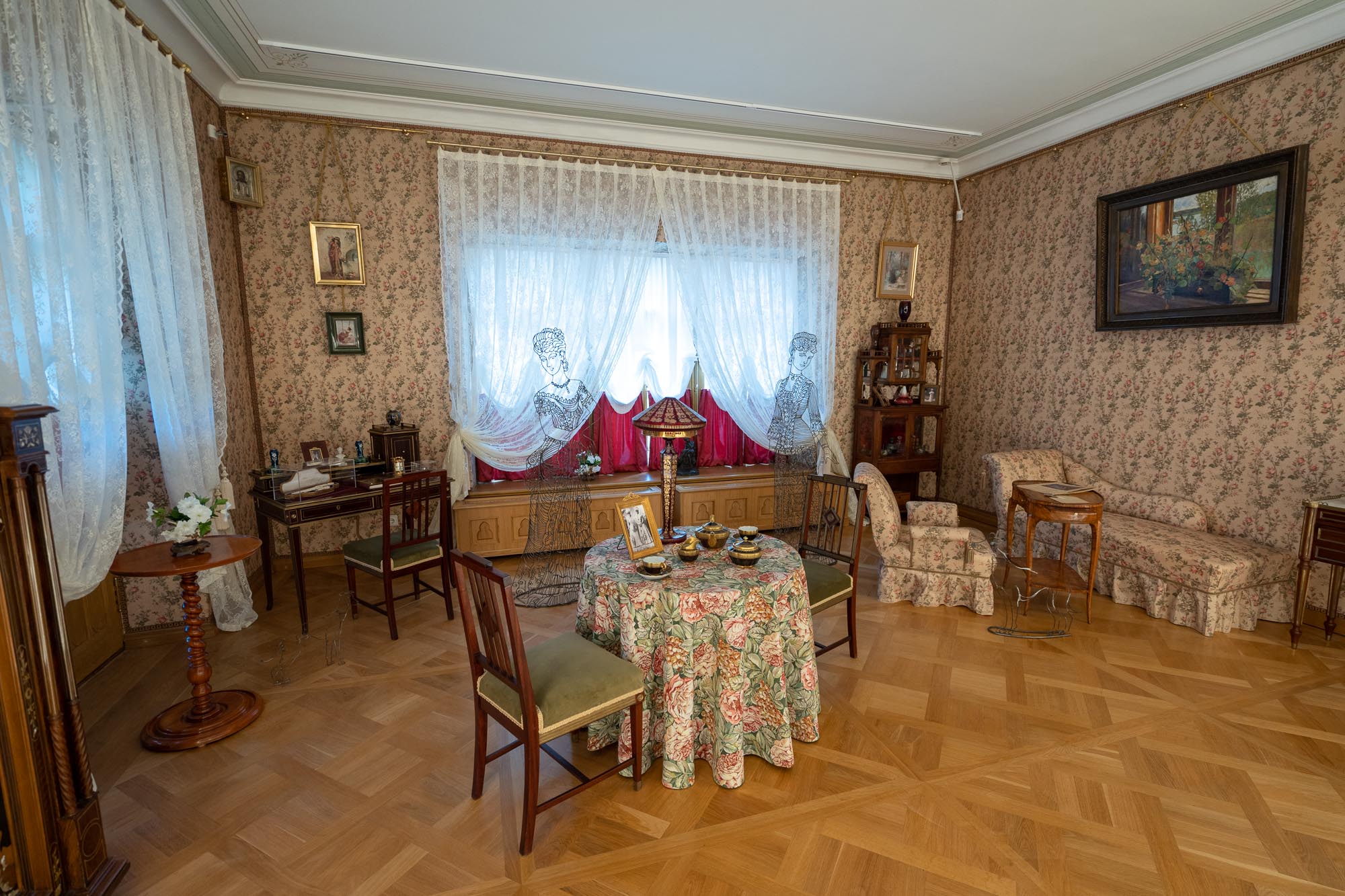 Фермерский дворец в Петергофе Фермерский дворец в Петергофе