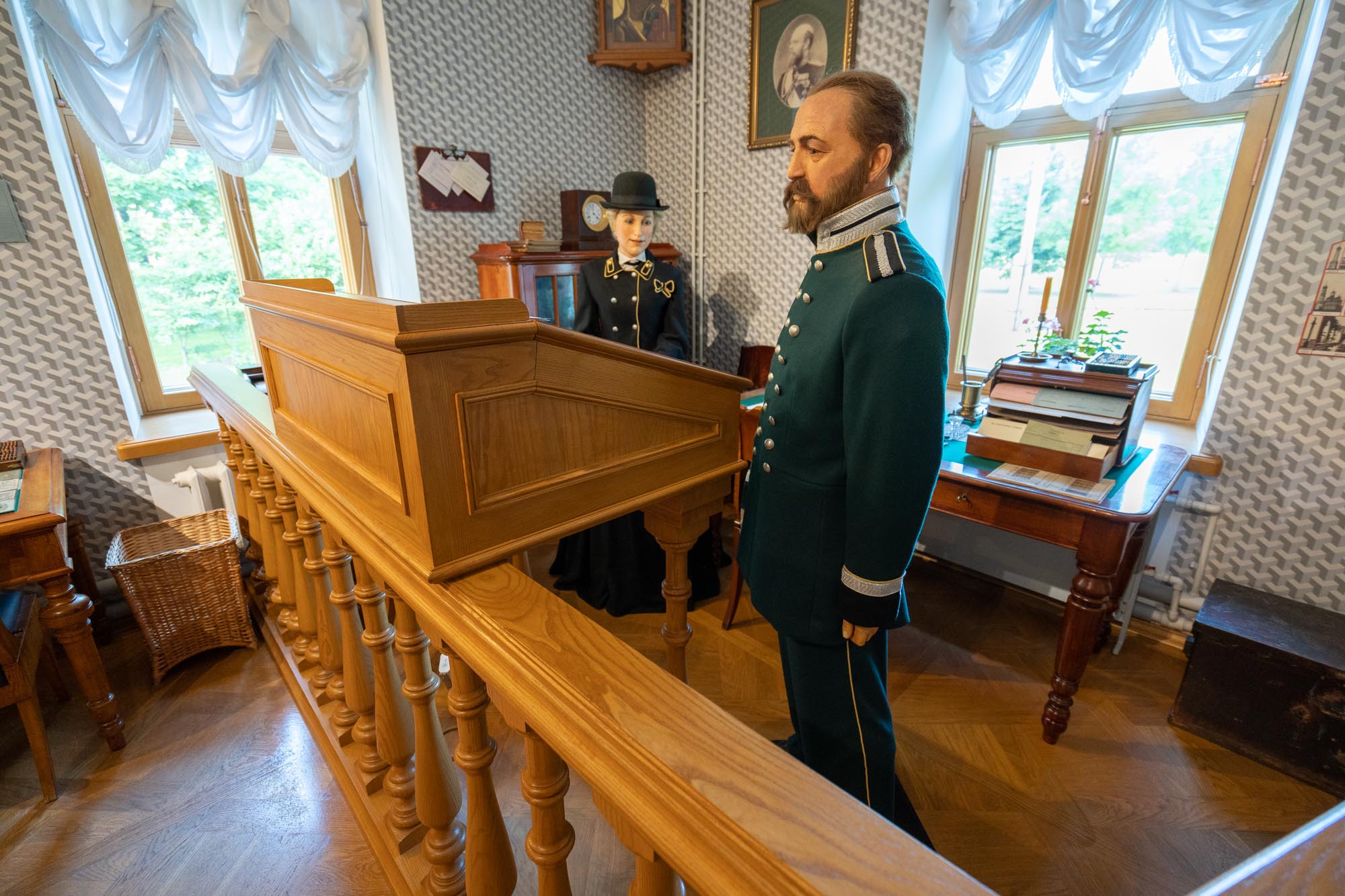 Приемная — здесь посетители писали текст на бланках и получали квитанцию