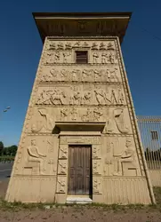 Египетские ворота, башня