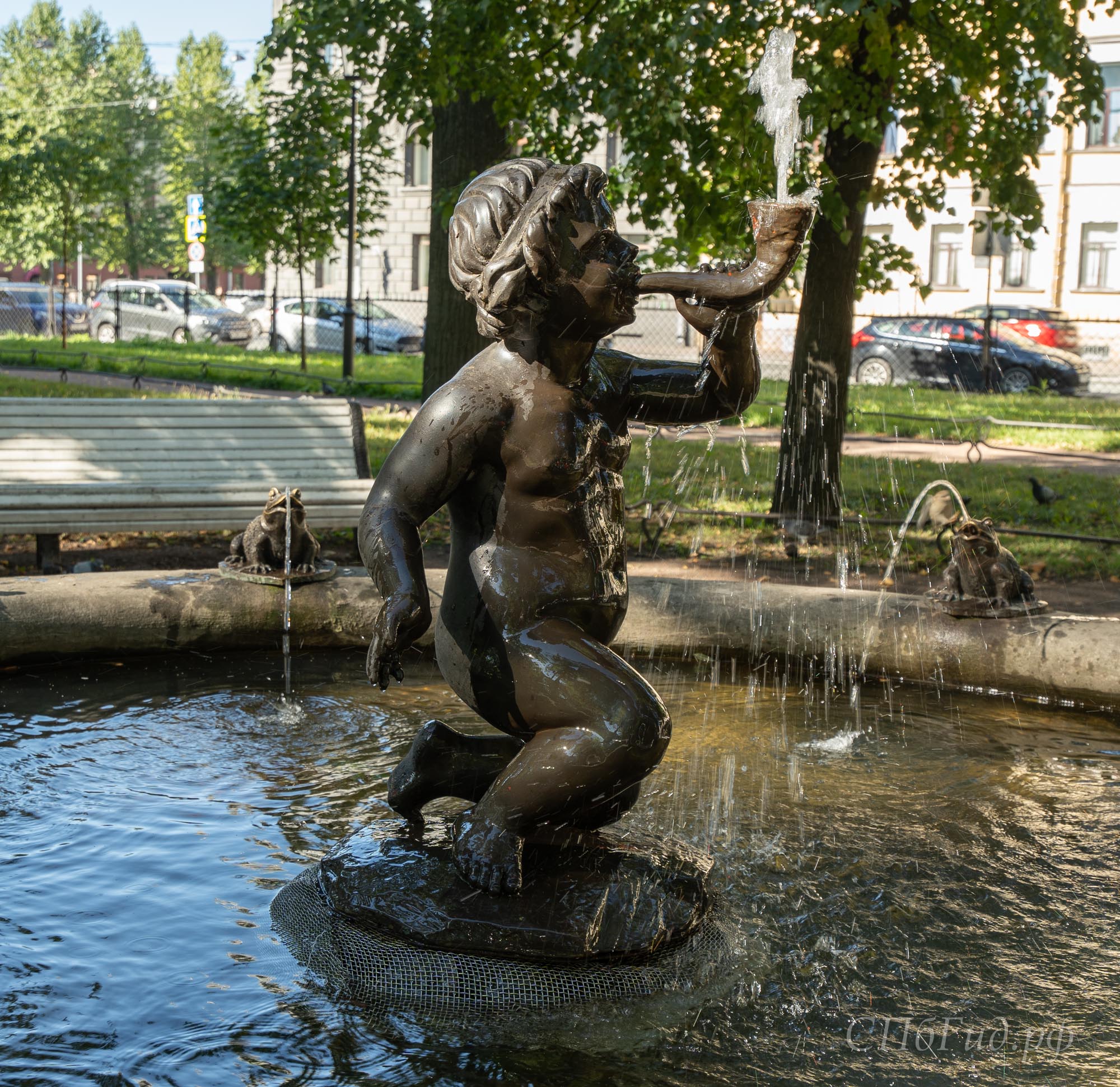 Амур в Санкт-Петербурге, Никольский сад