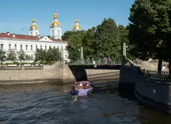 Семь мостов в Санкт-Петербурге, вид на Никольский собор