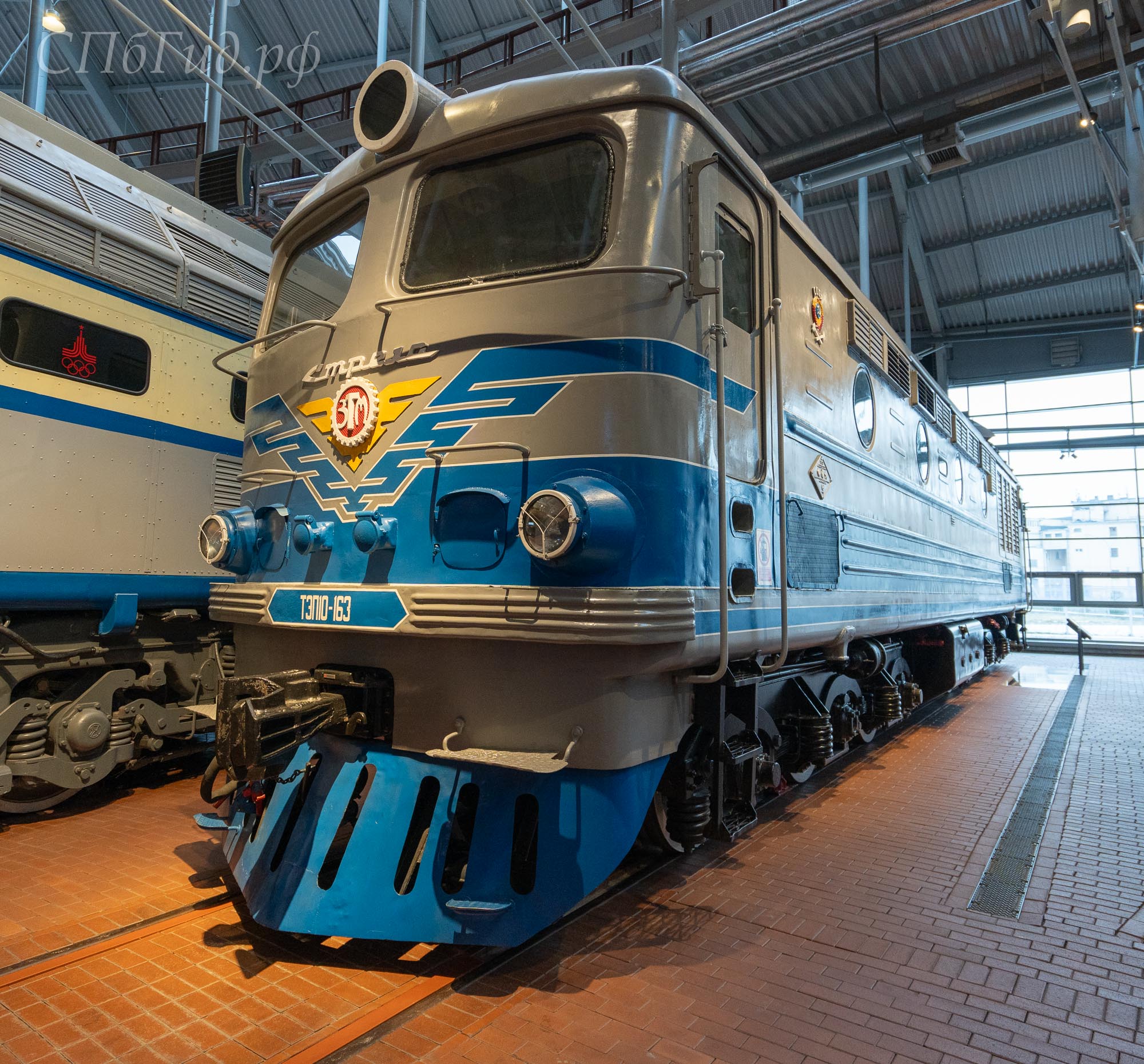 Тепловоз пассажирский «Стрела» ТЭП10 Тепловоз пассажирский «Стрела» ТЭП10