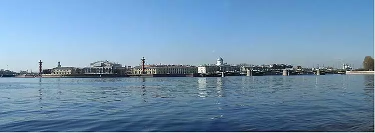 Стрелка Васильевского острова в Санкт-Петербурге