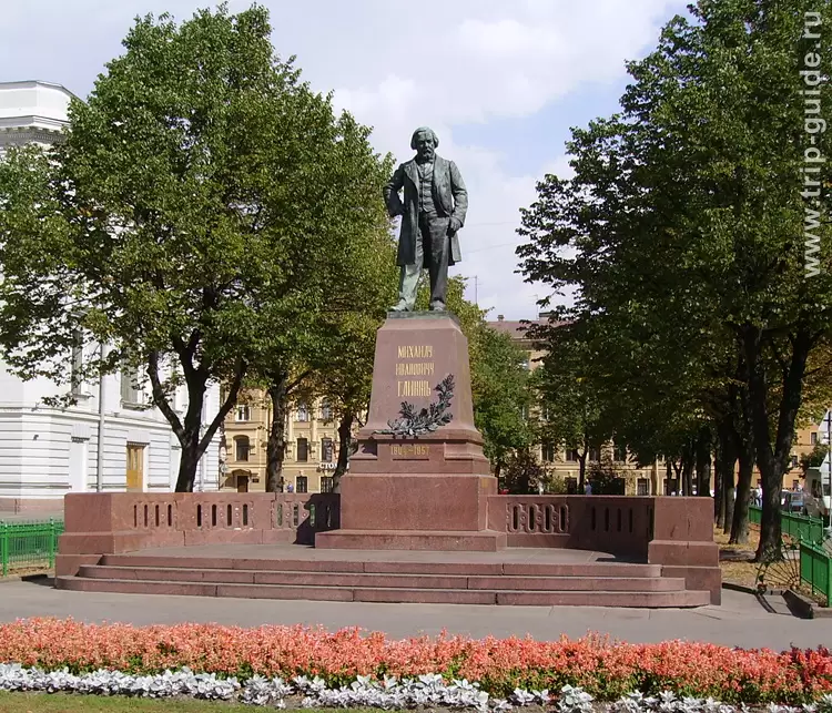 Театральная площадь, памятник М.И. Глинке Театральная площадь, памятник М.И. Глинке