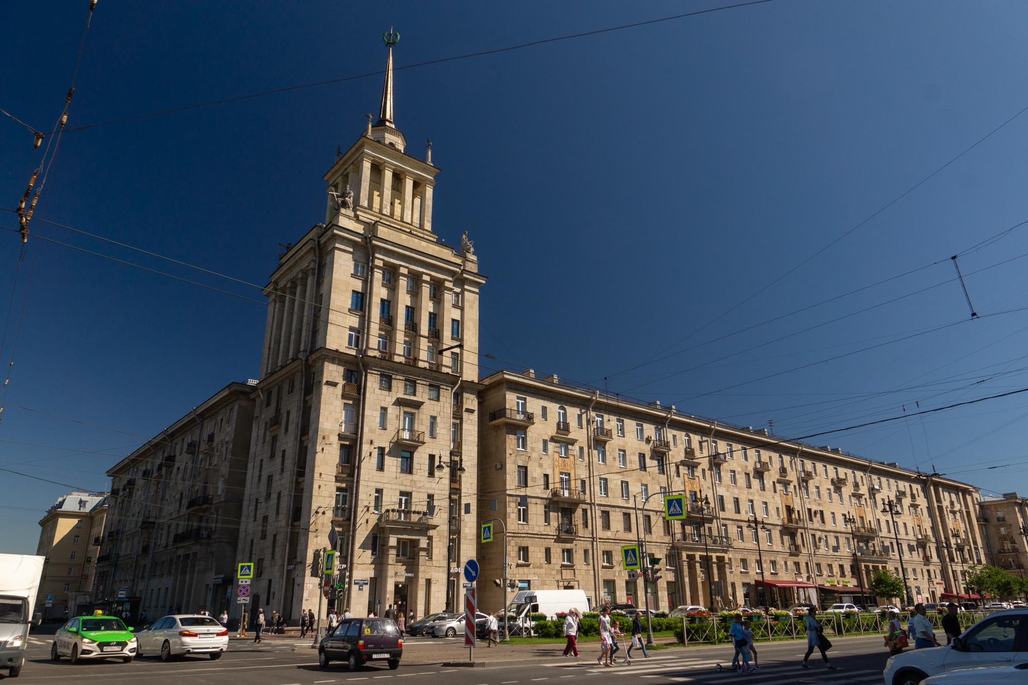Дом со шпилем на Московском проспекте в Санкт-Петербурге Дом со шпилем на Московском проспекте в Санкт-Петербурге
