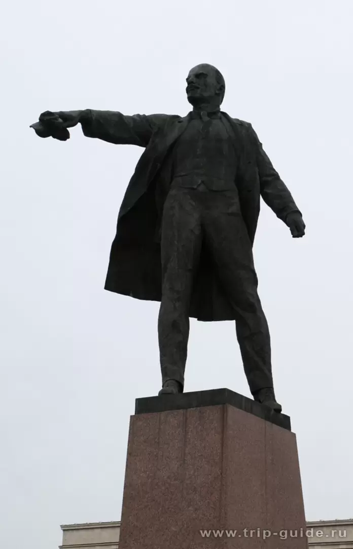 Памятник В.И. Ленину на Московской площади Памятник В.И. Ленину на Московской площади