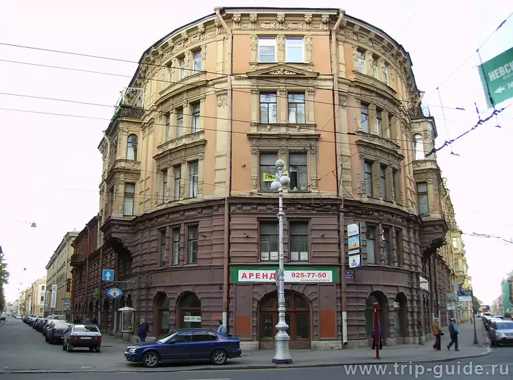 Дом-корабль на перекрестке Невского проспекта, проспекта Бакунина и улицы Дегтярной Дом-корабль на перекрестке Невского проспекта, проспекта Бакунина и улицы Дегтярной